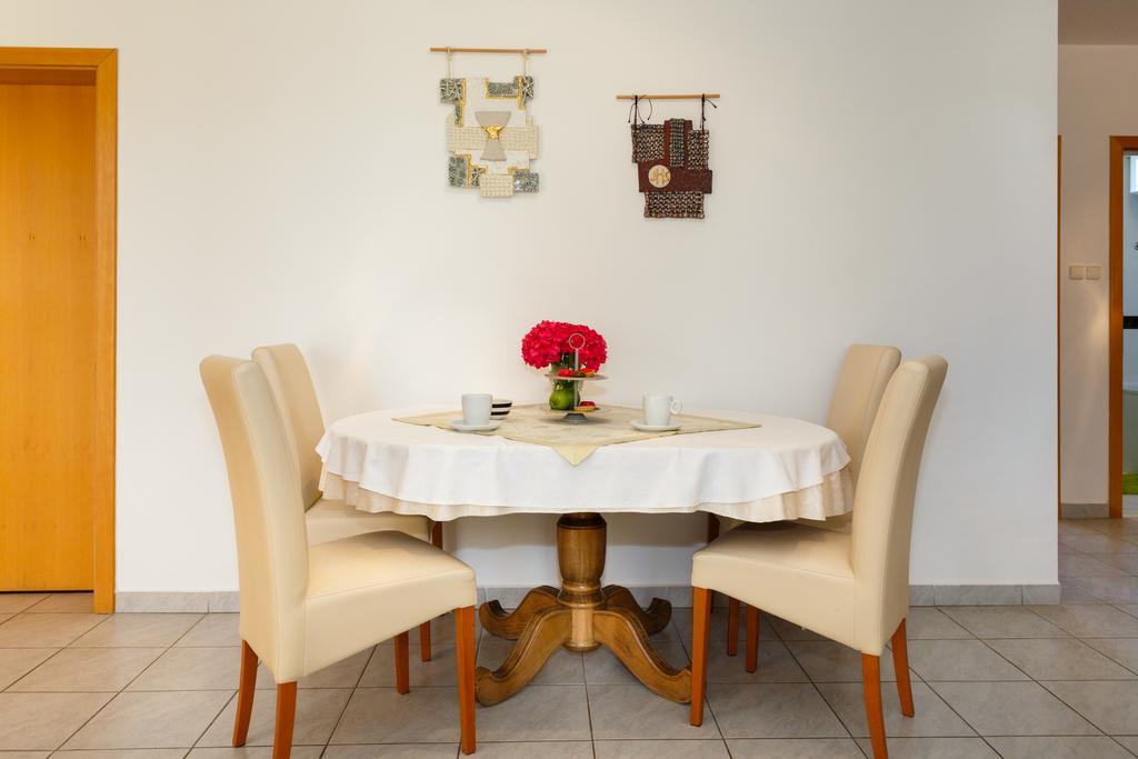 Apartment Snjezana *